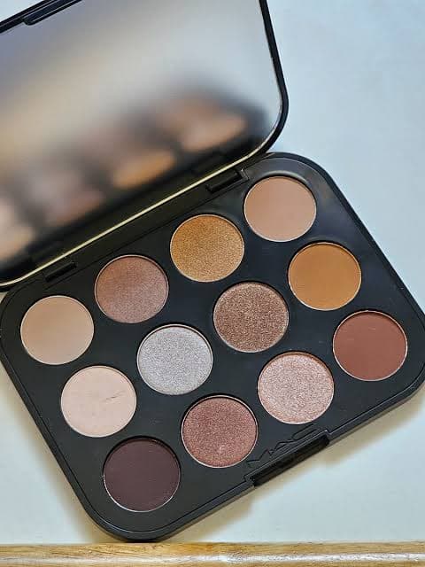 mac connect in colour eye shadow palette - unfiltered nudes - image 2