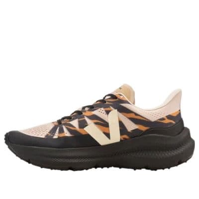 Veja x César Villalba Areia Cashew Ouro - image 2