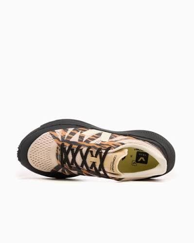 Veja x César Villalba Areia Cashew Ouro - image 5